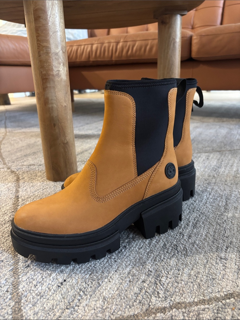 Timberland Women's Wheat & Black Chunky Chelsea Lug Boots